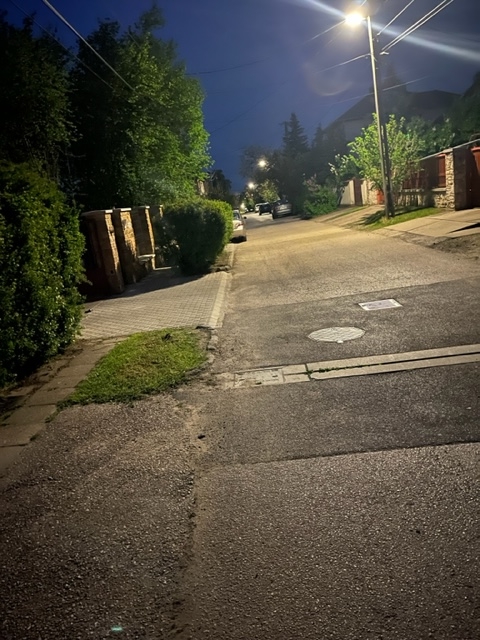22:00